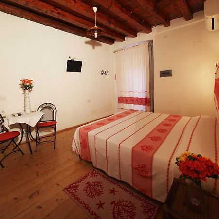 Bed and Breakfast Note Sulla Piazza Кальярі Екстер'єр фото